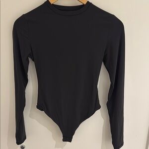 SKIMS NWOT Black Long Sleeve Bodysuit SIZE MEDIUM